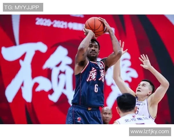 广州篮球队以51分领跑大师赛积分榜展现强劲实力