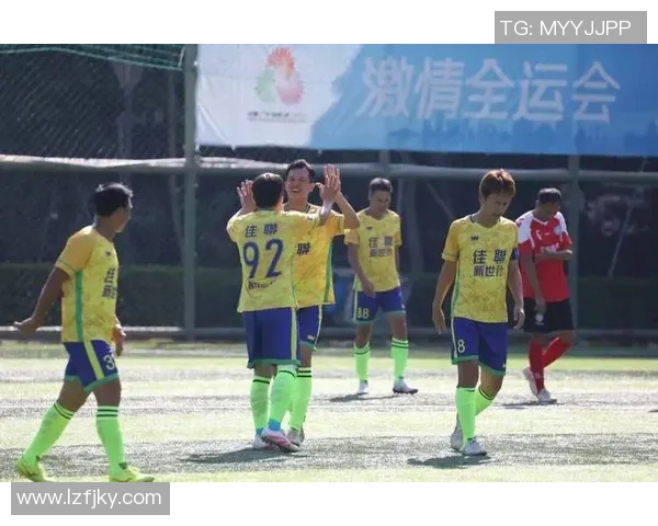 深圳足球明星元老赛盛大举行传承足球精神激励新一代球员